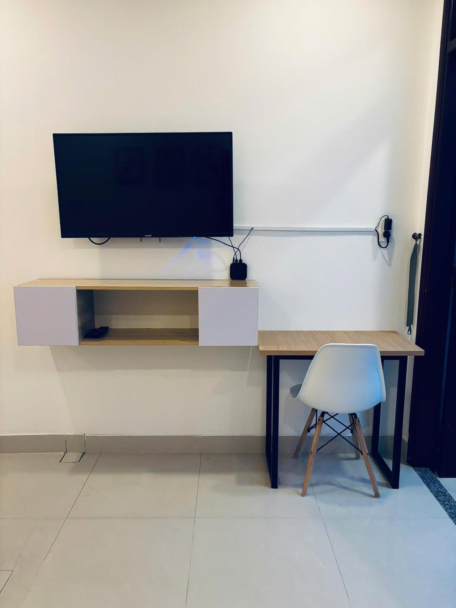 Ha Linh Apartment *